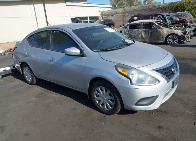 2015 NISSAN Versa