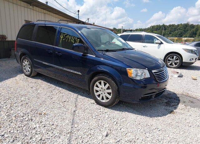 2016 CHRYSLER Town and Country