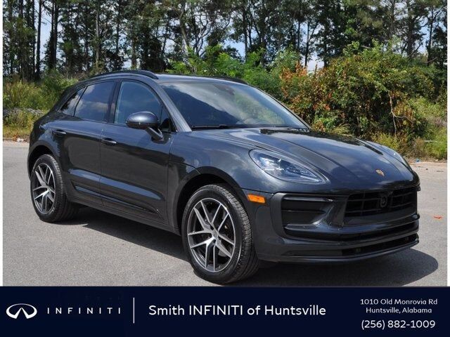 2025 PORSCHE Macan