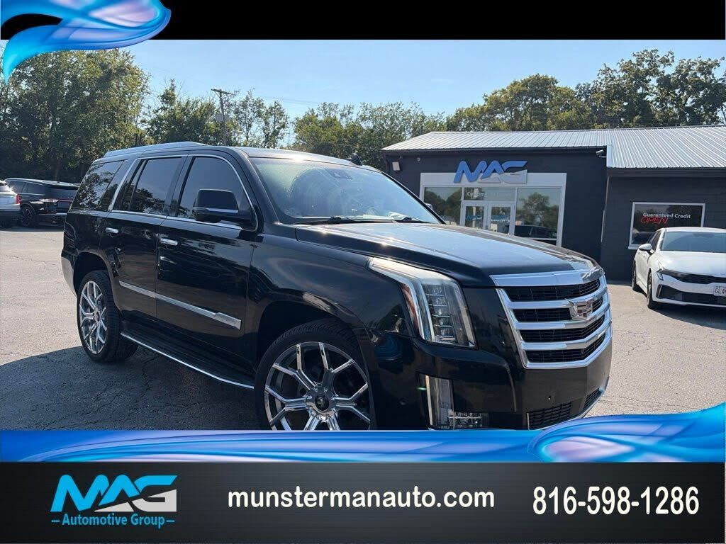 2017 CADILLAC Escalade