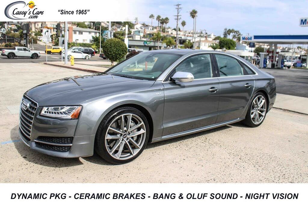 2016 AUDI S8