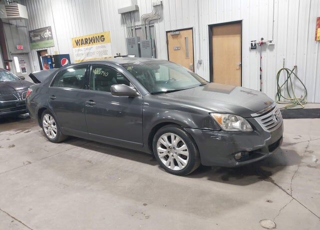 2010 TOYOTA Avalon