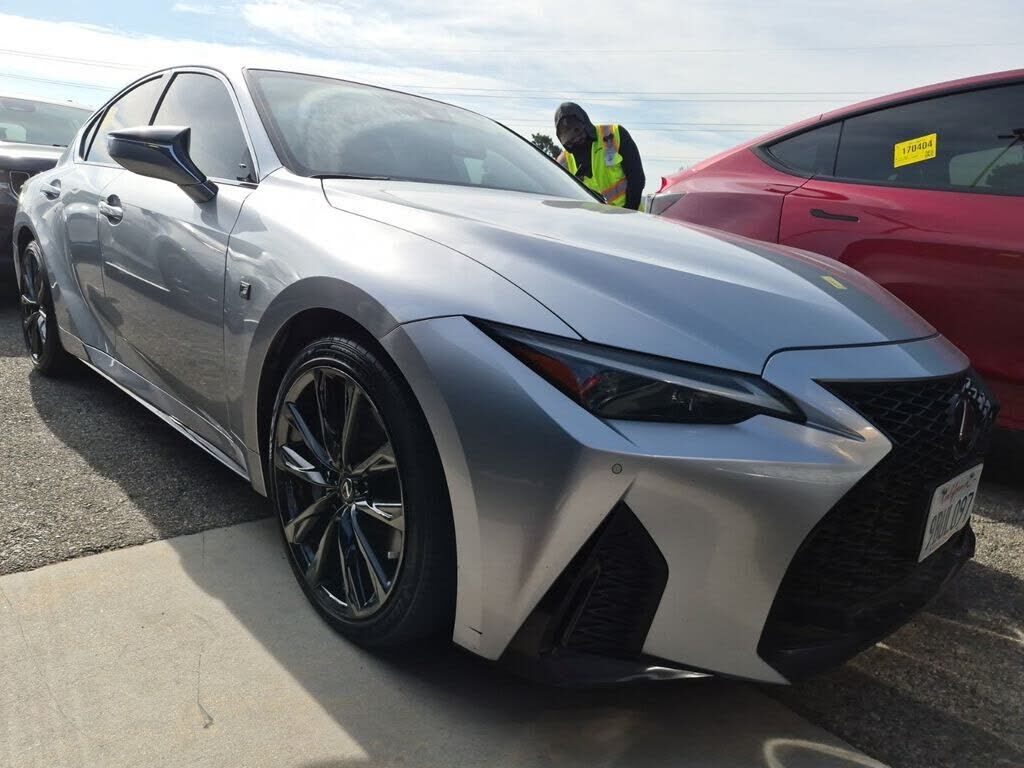 2022 LEXUS IS