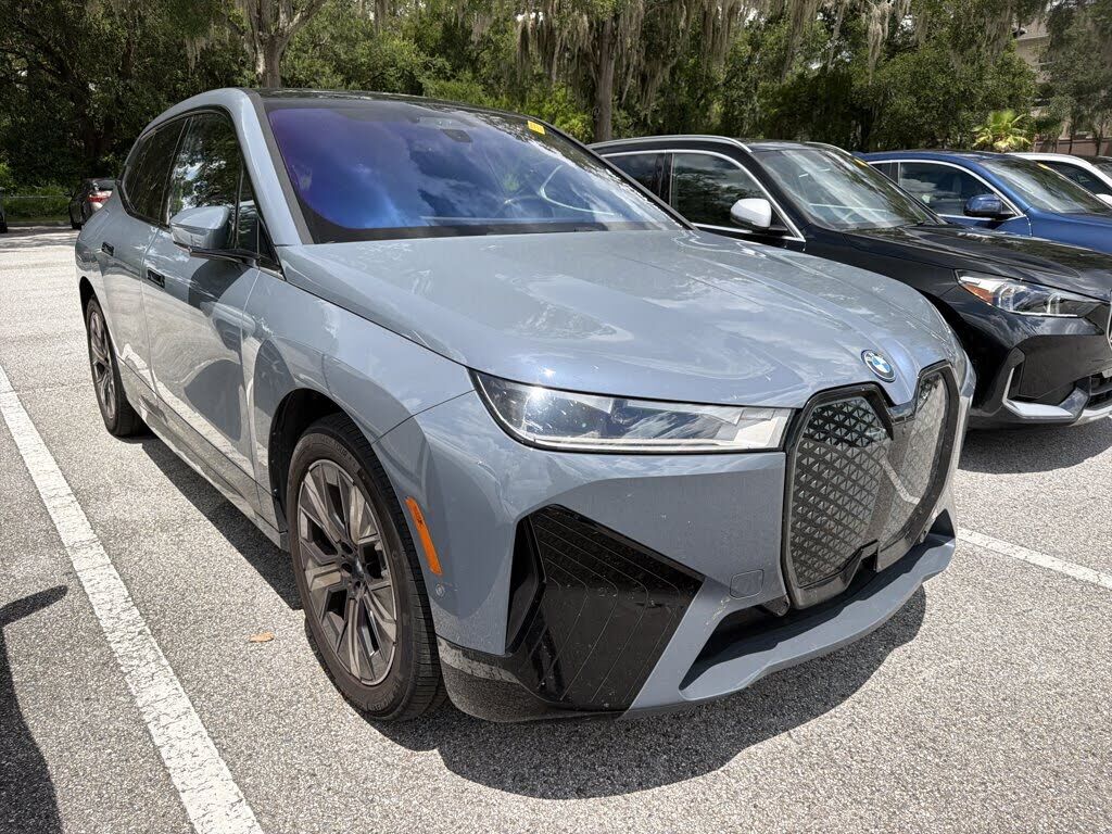 2025 BMW ix