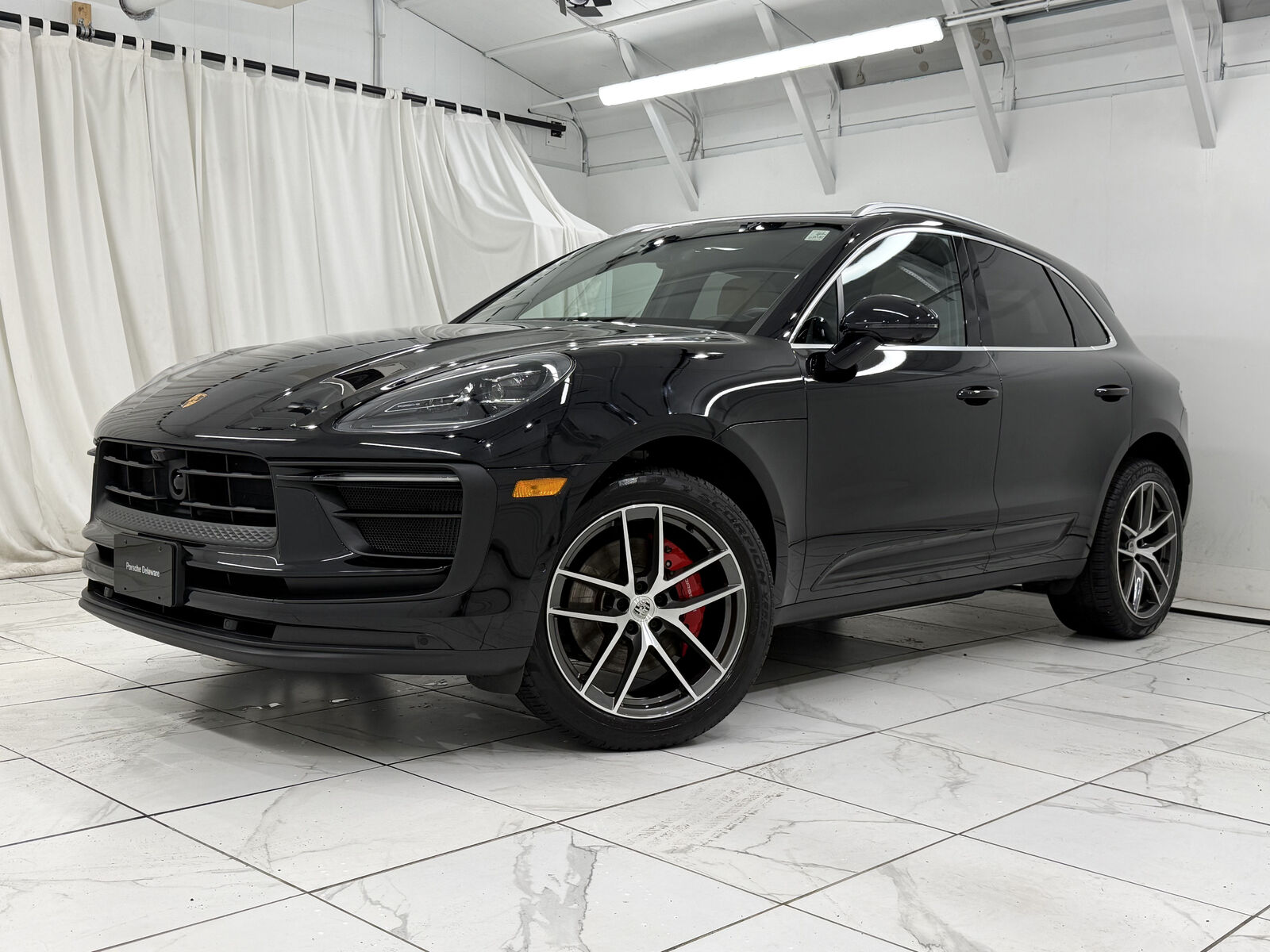 2023 PORSCHE Macan