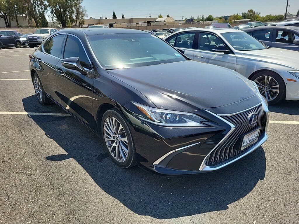 2019 LEXUS ES