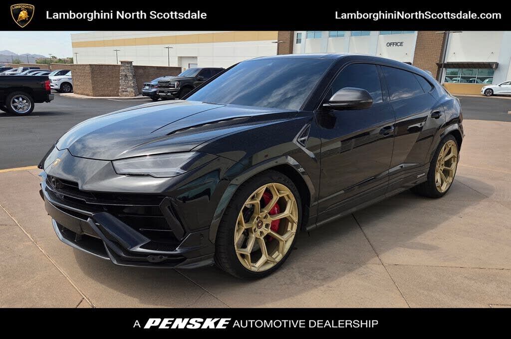 2023 LAMBORGHINI URUS