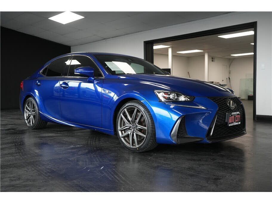 2017 LEXUS IS
