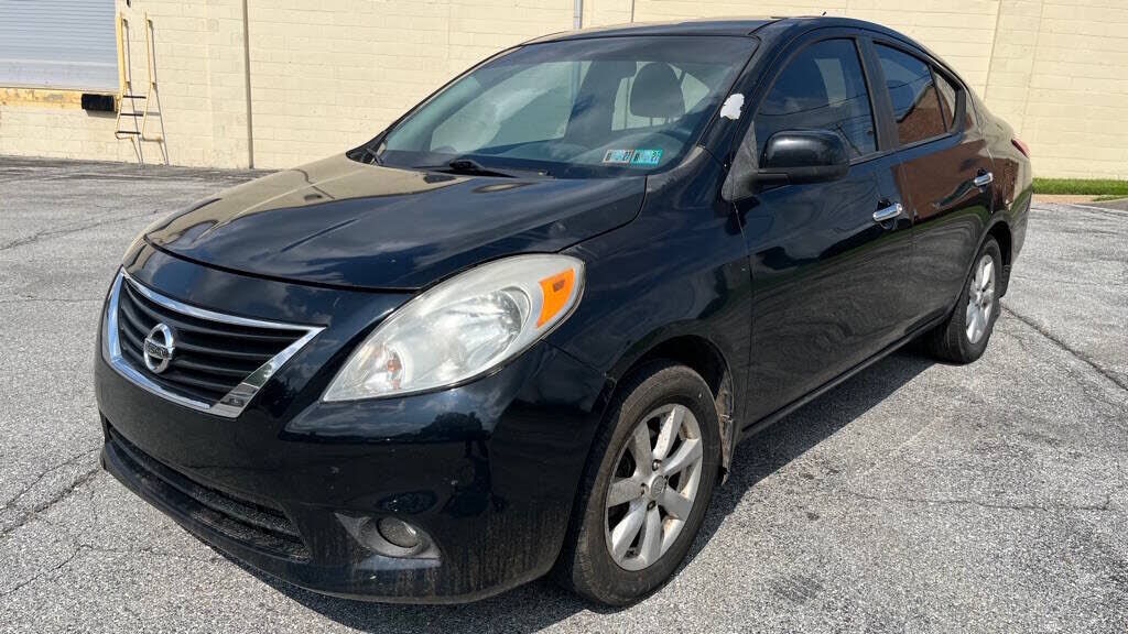 2012 NISSAN Versa