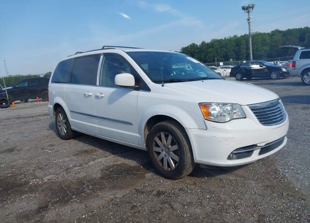 2015 CHRYSLER Town and Country