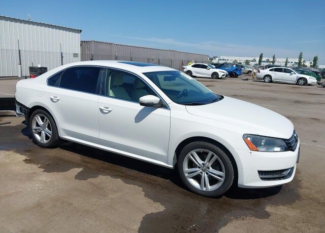2014 VOLKSWAGEN Passat