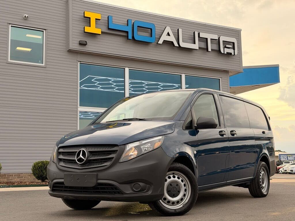 2019 MERCEDES-BENZ METRIS