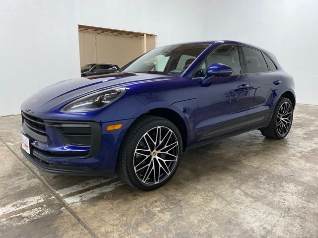 2022 PORSCHE Macan