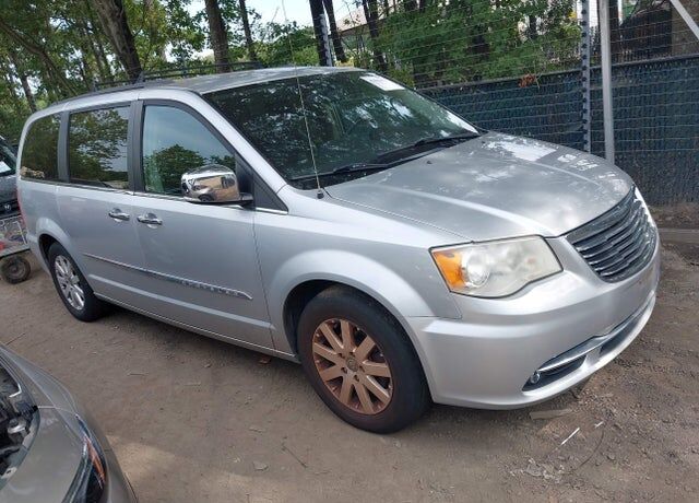 2011 CHRYSLER Town and Country