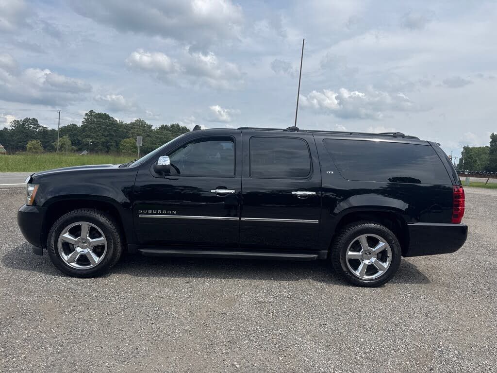 2013 CHEVROLET Suburban