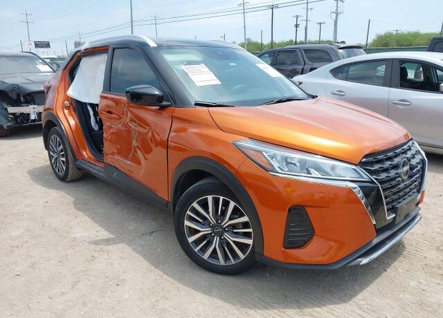 2022 NISSAN Kicks