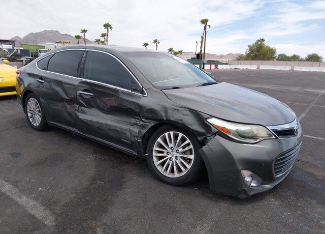 2013 TOYOTA Avalon