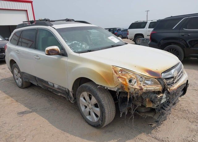 2011 SUBARU Outback