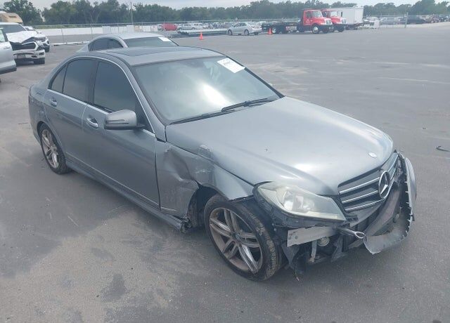 2014 MERCEDES-BENZ C-Class