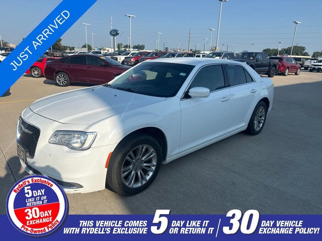2017 CHRYSLER 300