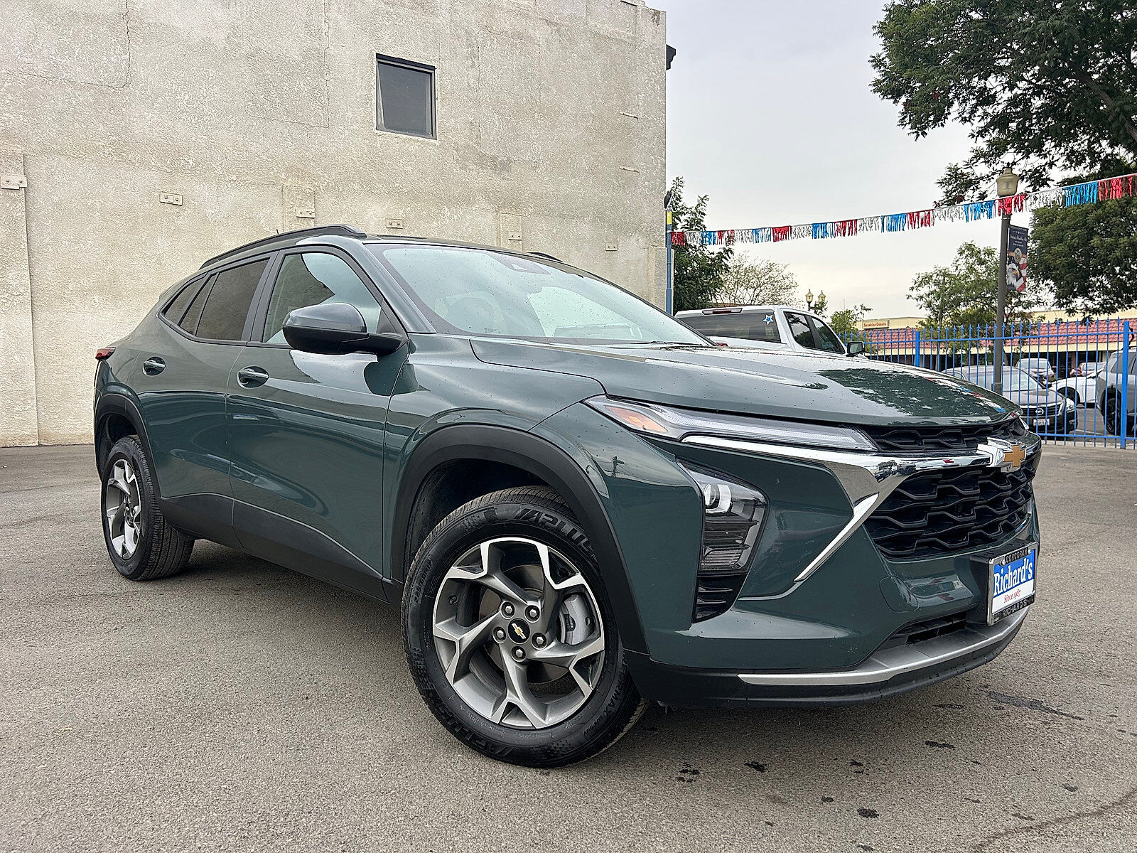 2025 CHEVROLET Trax