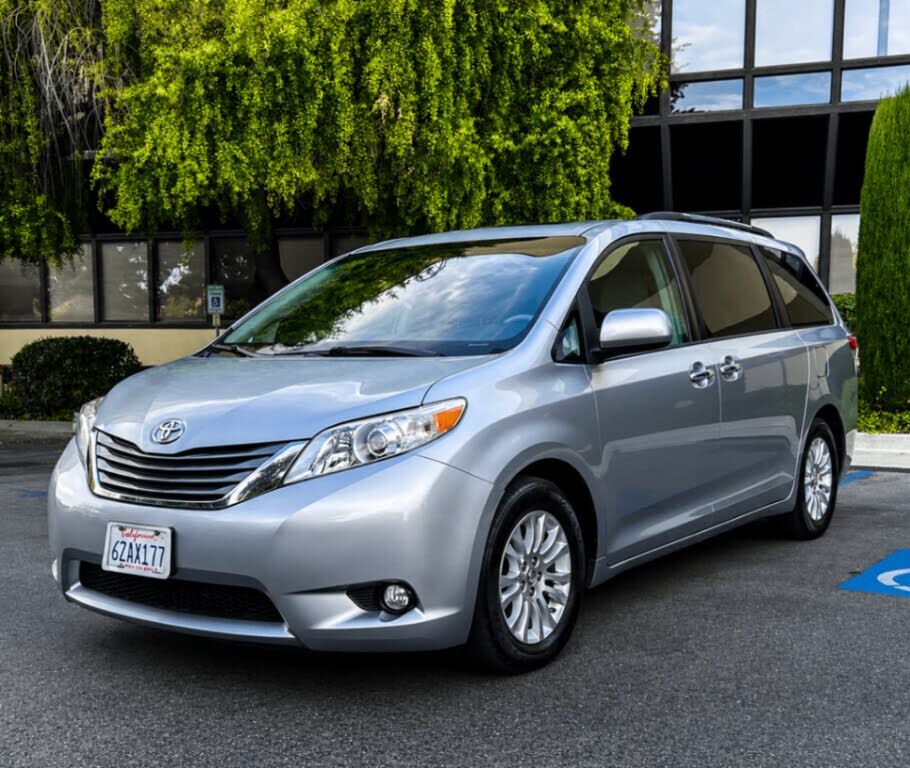 2013 TOYOTA Sienna