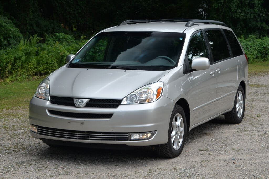 2004 TOYOTA Sienna