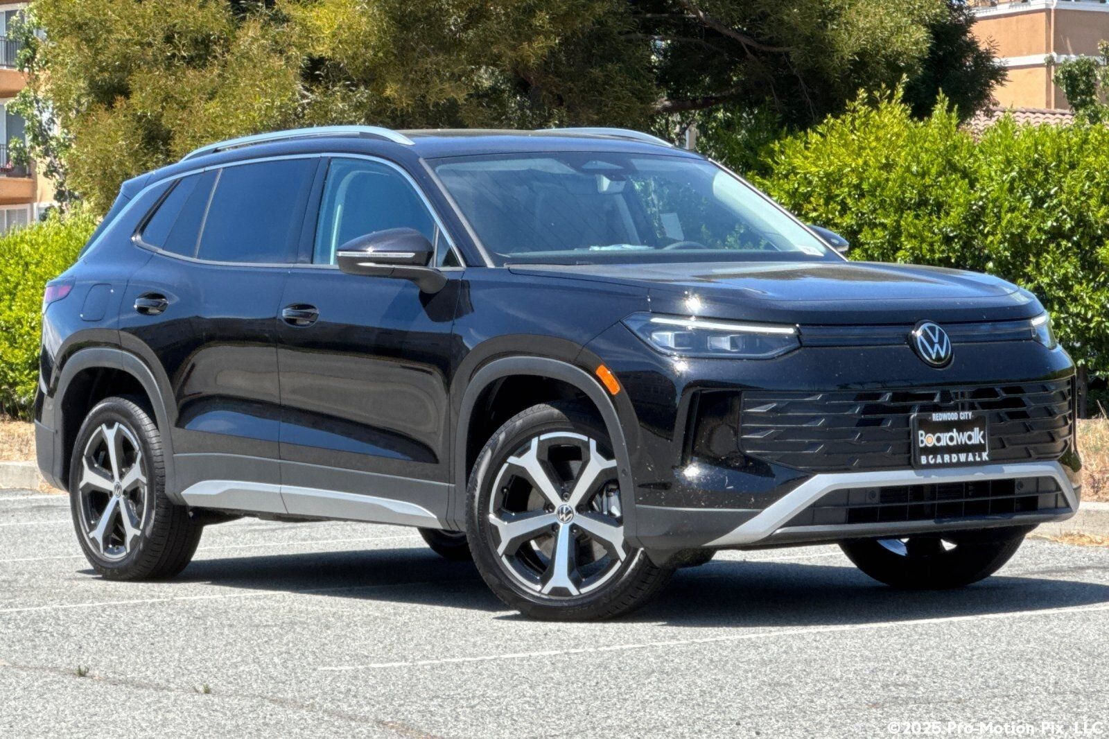 2026 VOLKSWAGEN Tiguan