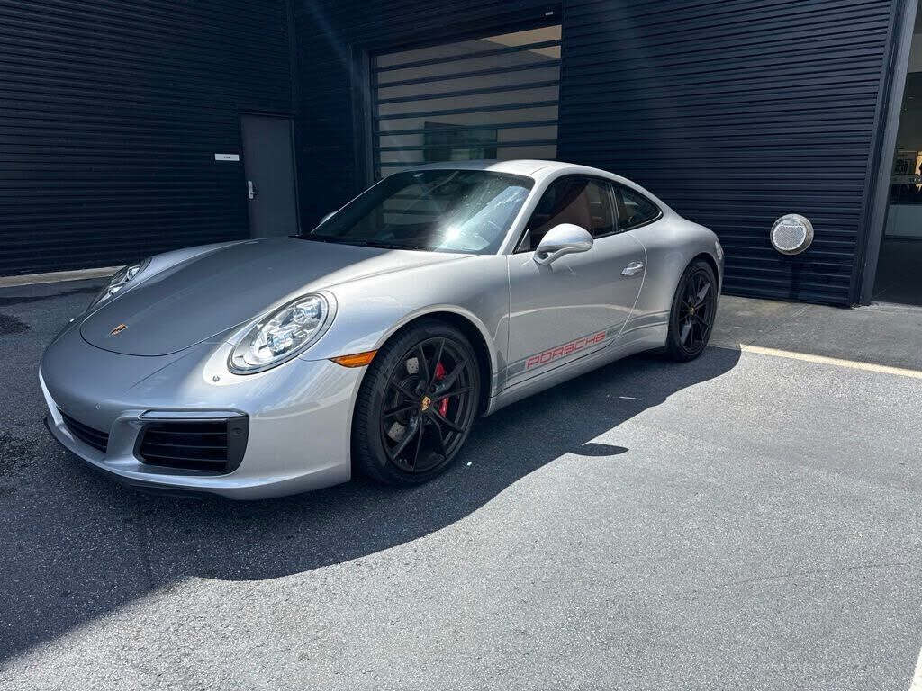 2017 PORSCHE 911