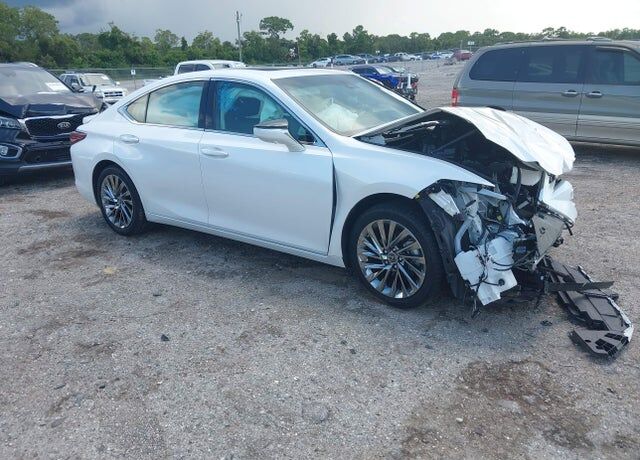 2024 LEXUS ES