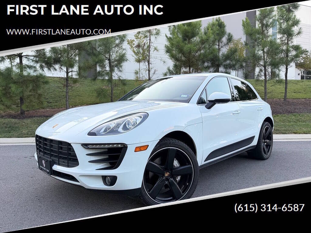 2016 PORSCHE Macan