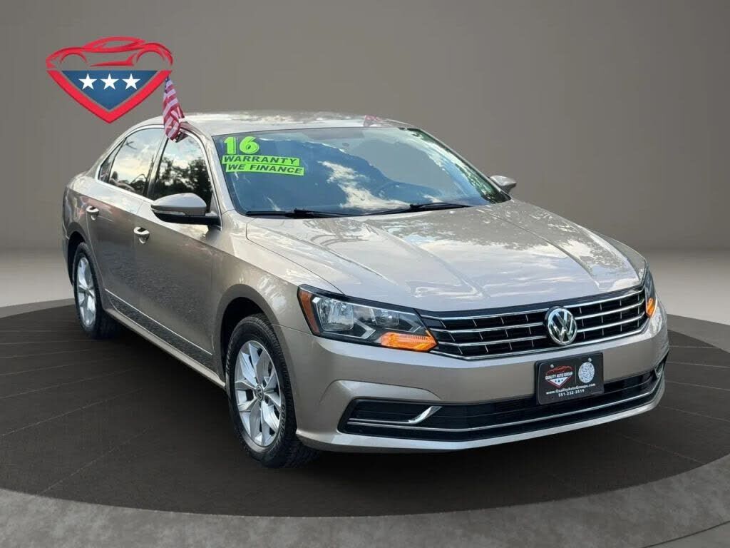 2016 VOLKSWAGEN Passat