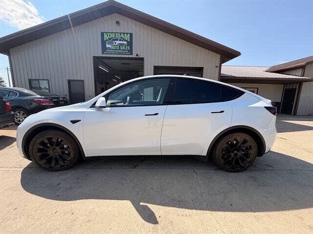 2021 TESLA Model Y