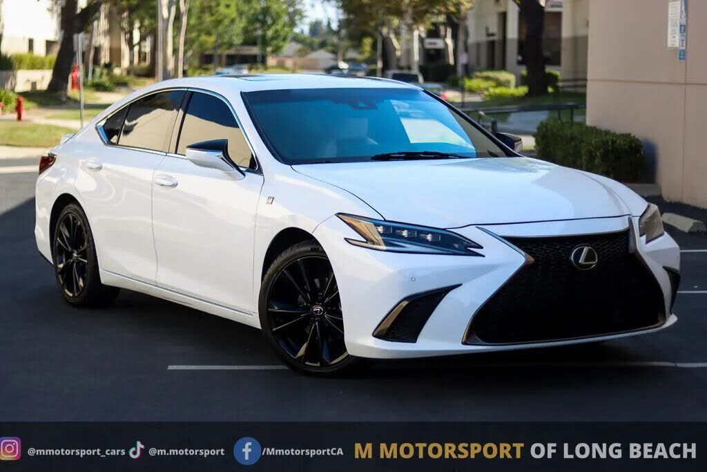 2022 LEXUS ES