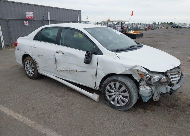 2013 TOYOTA Corolla