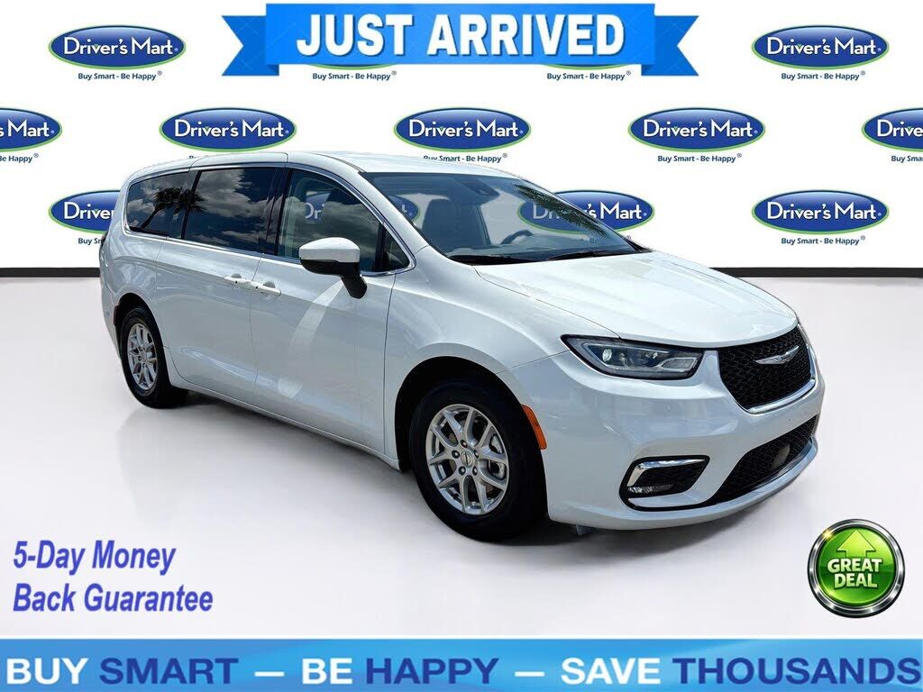 2023 CHRYSLER Pacifica
