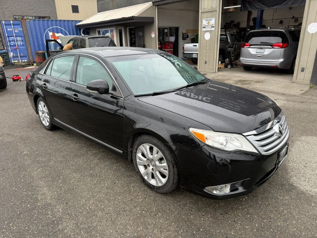 2012 TOYOTA Avalon