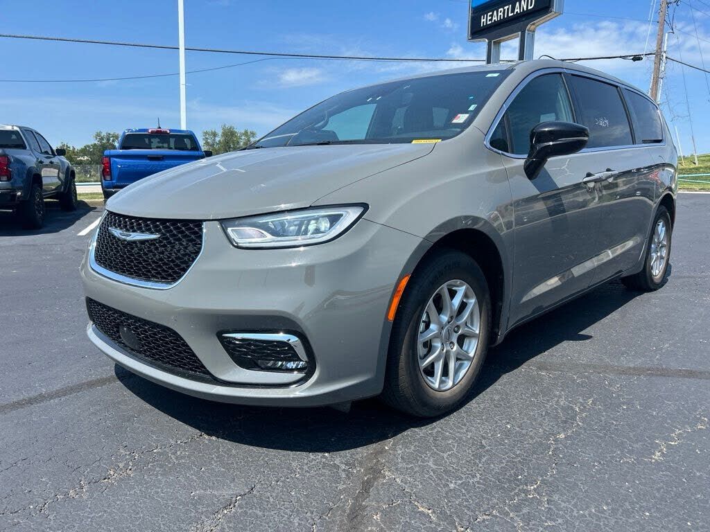 2025 CHRYSLER Pacifica