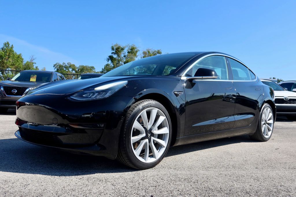 2019 TESLA Model 3