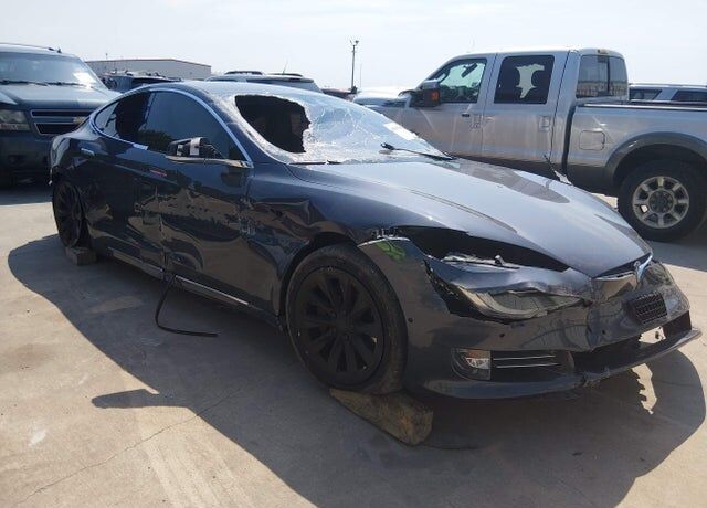 2016 TESLA Model S