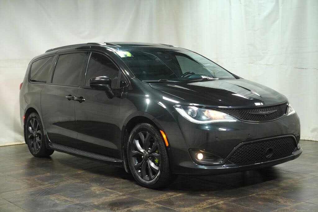 2019 CHRYSLER Pacifica