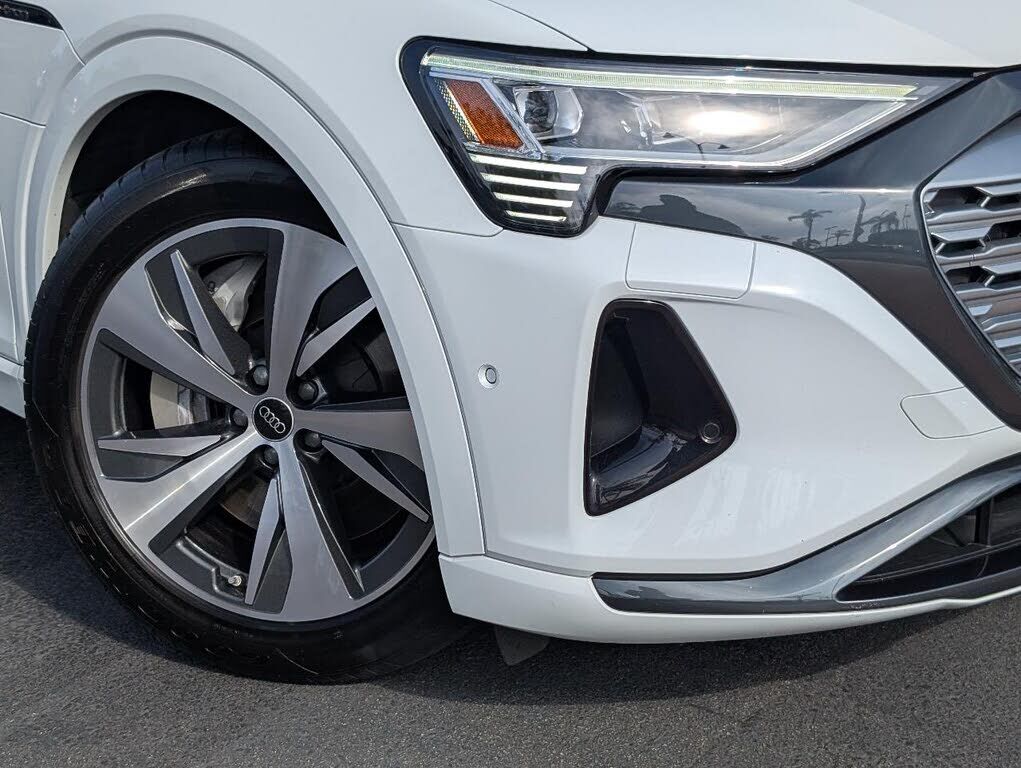 2024 Audi Q8