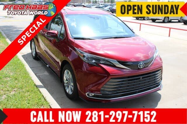 2024 TOYOTA Sienna