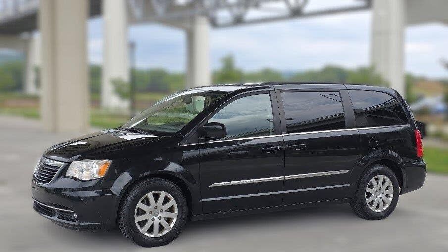 2013 CHRYSLER Town and Country