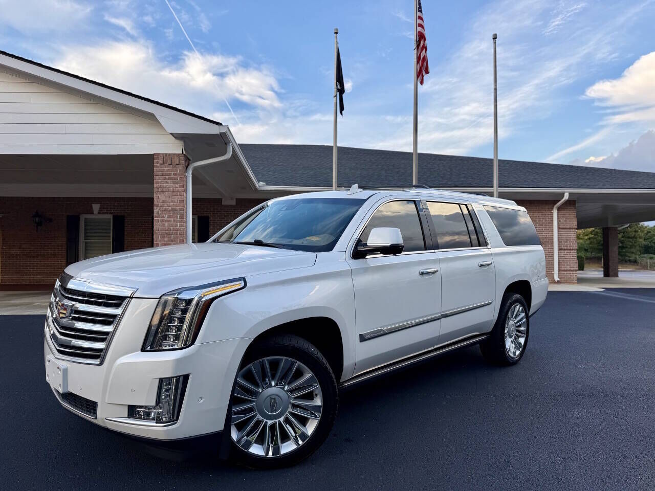 2017 CADILLAC Escalade ESV
