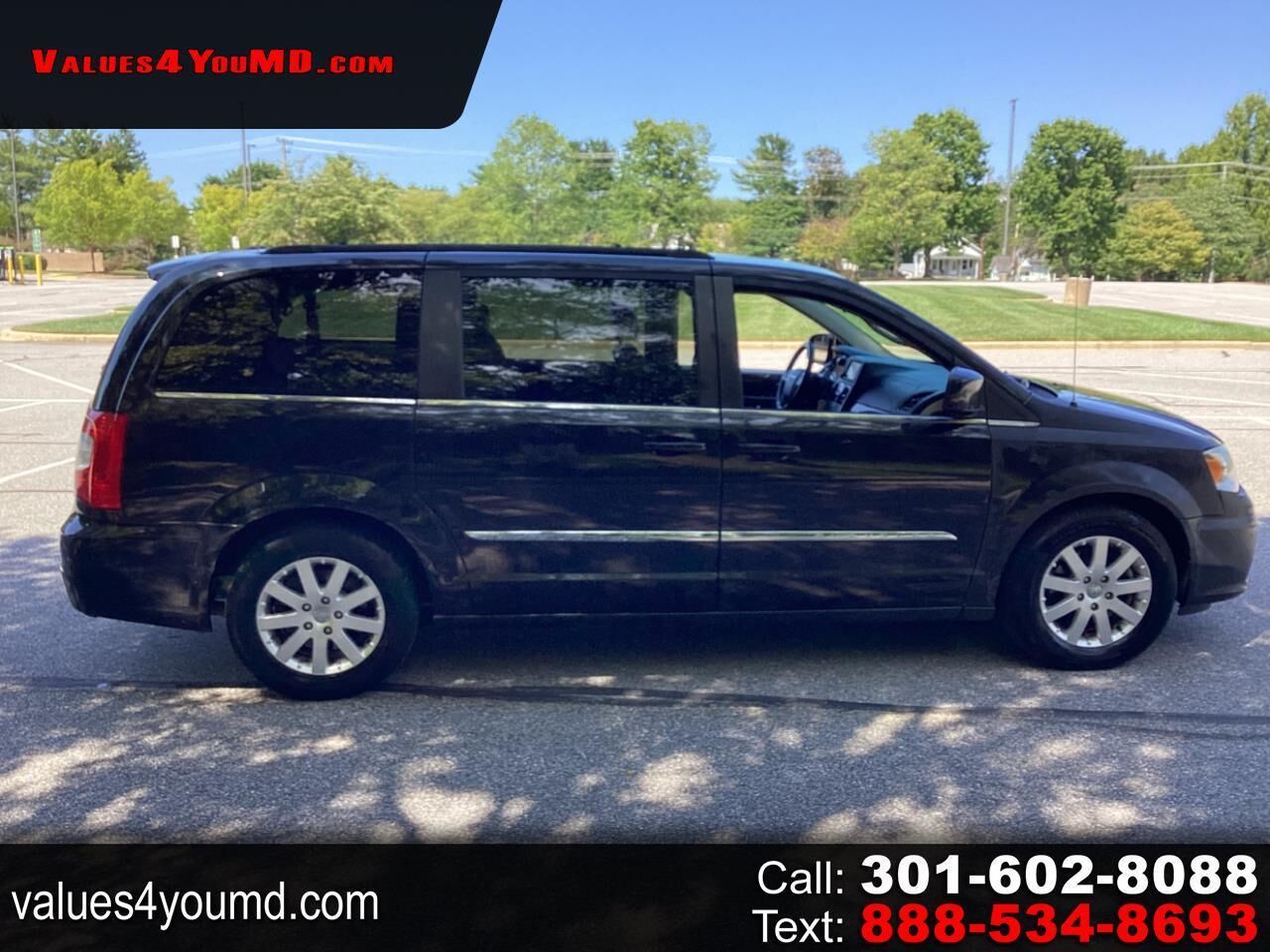2013 CHRYSLER Town and Country