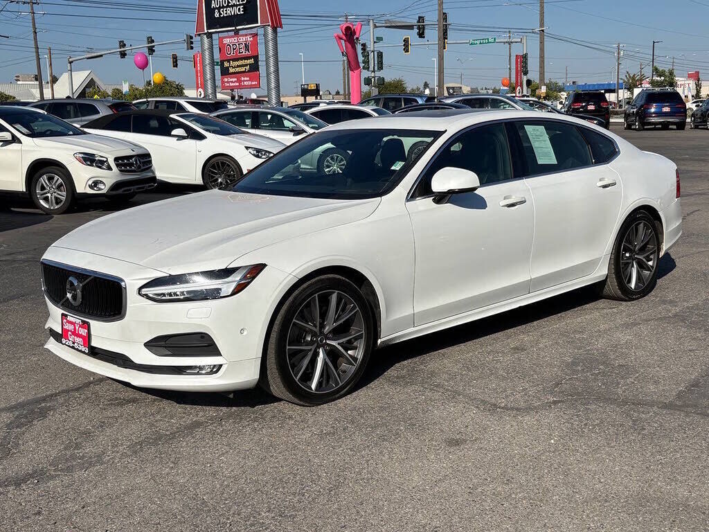2019 VOLVO S90