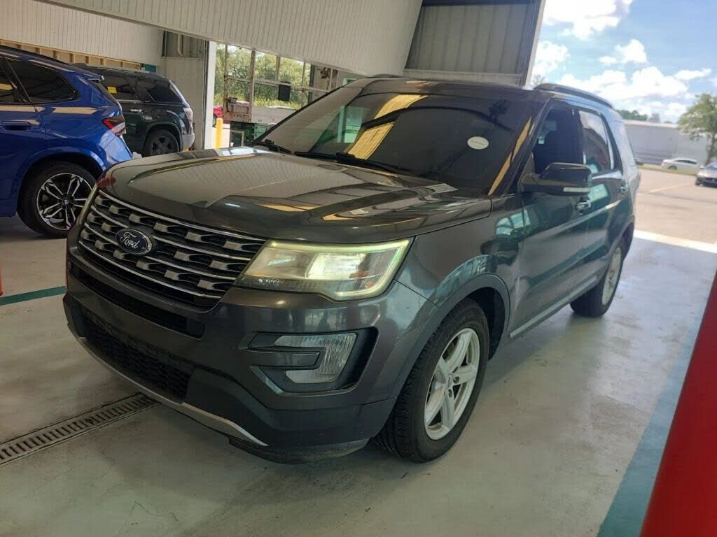 2017 FORD Explorer
