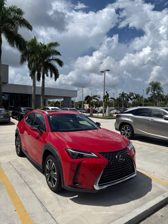 2024 LEXUS UX