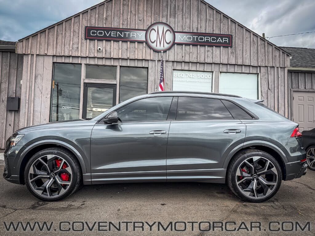 2024 AUDI RS Q8